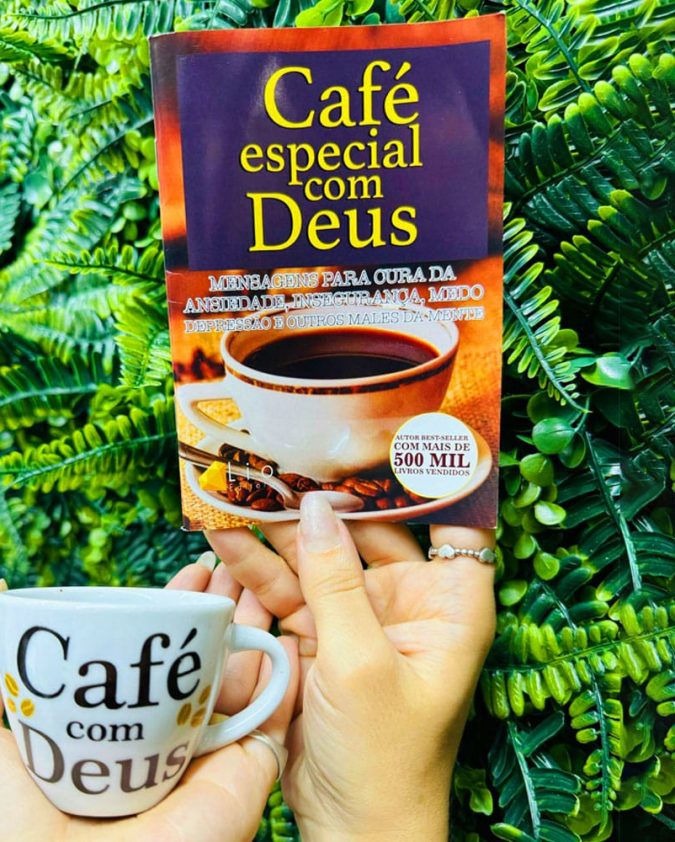 Kit Com 2 Canecas e Devocional Café Especial Com Deus - Image 2