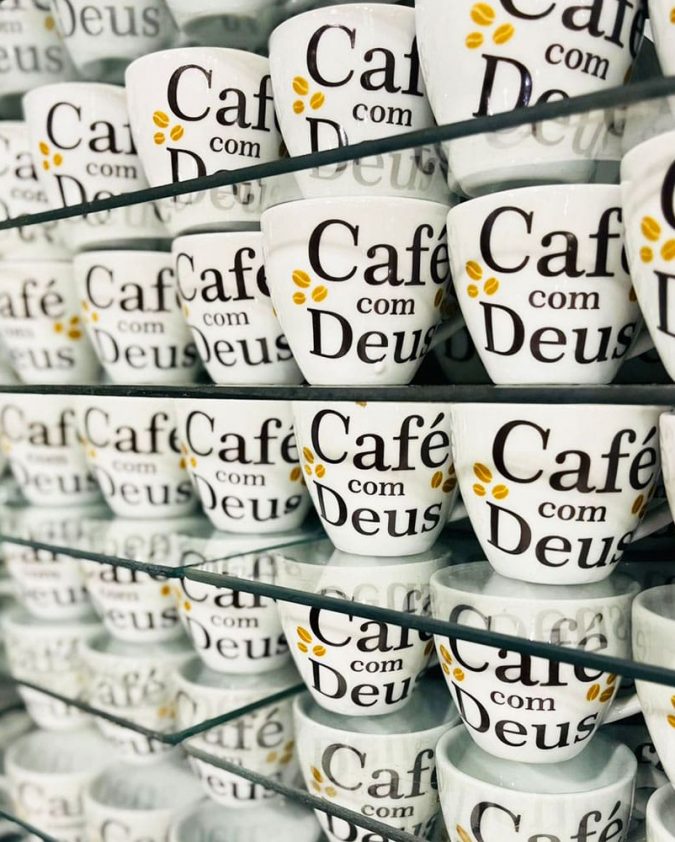 Kit Com 2 Canecas e Devocional Café Especial Com Deus - Image 3