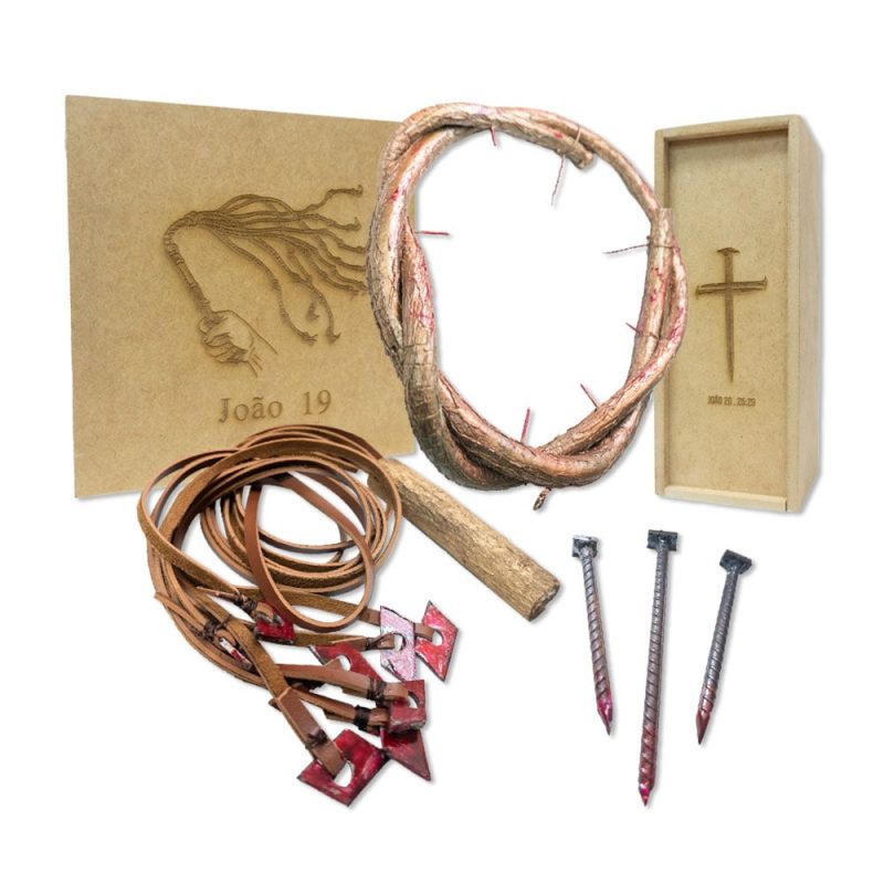 Kit Elementos da Crucificação De Cristo - Açoite, Coroa De Espinhos E Pregos