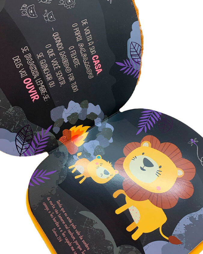 Livro Infantil Capa De Pelúcia O Leãozinho Corajoso - Imagem 5