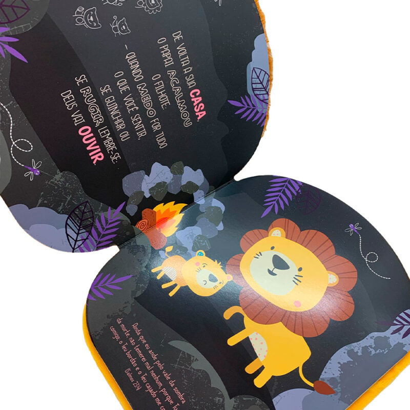 Livro Infantil Capa De Pelúcia O Leãozinho Corajoso - Imagem 5