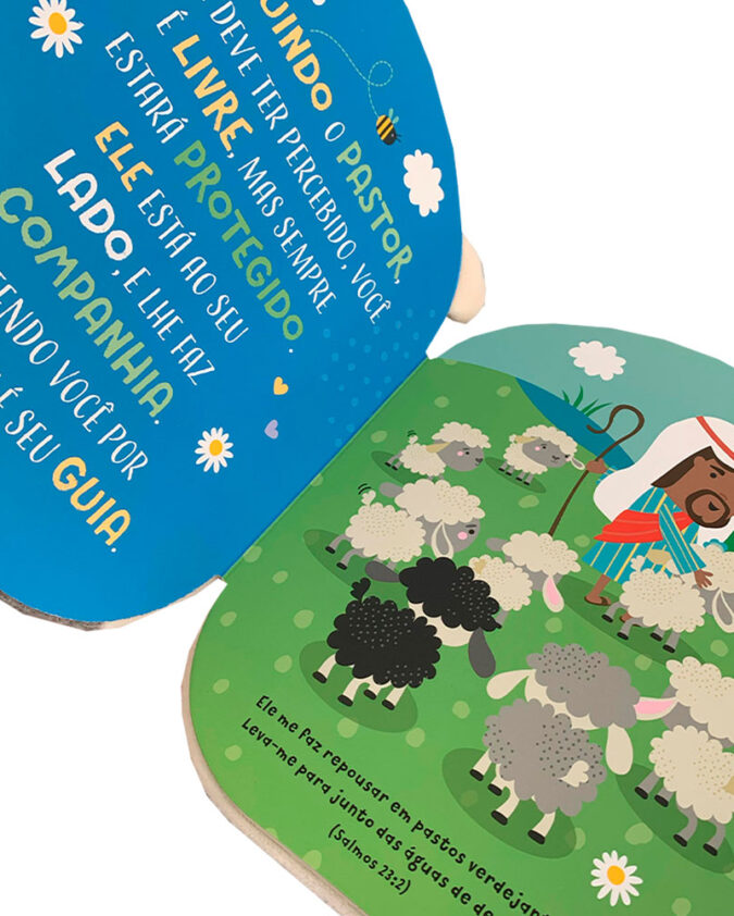 Livro Infantil Capa De Pelúcia O Cordeirinho Feliz - Imagem 5